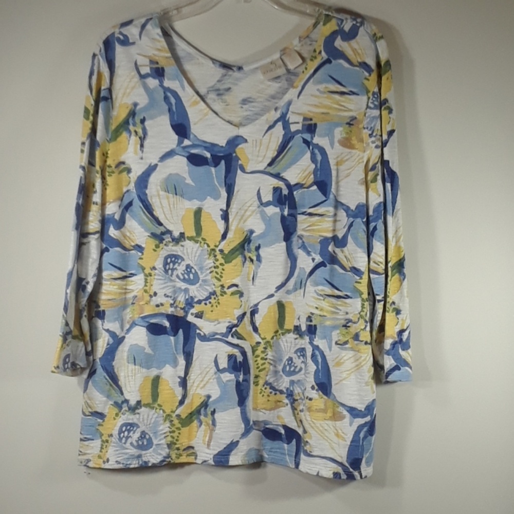 Chico's  v-neck cotton blend knit top L